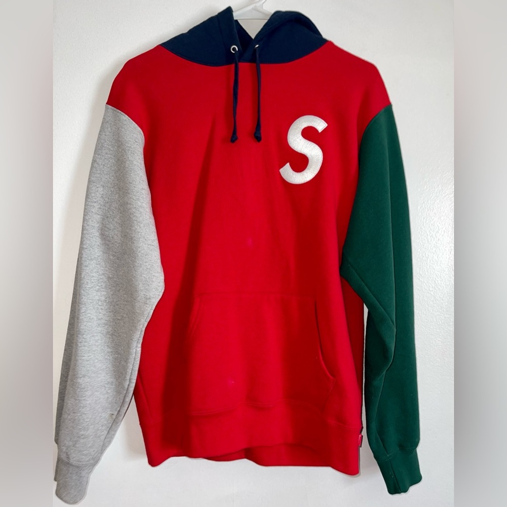 Supreme Sweatshirt size Medium